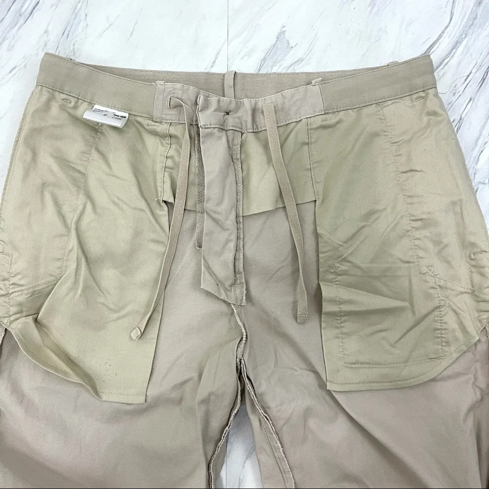 Uniqlo- Khaki Pants Size Medium_7